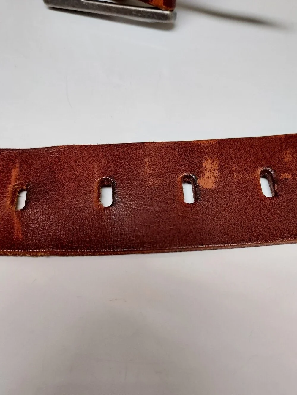 🤠 Quiksilver Mens Unisex Brown Leather Belt 53 Inches Total